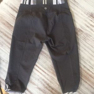 Lululemon gray cropped pants size 6